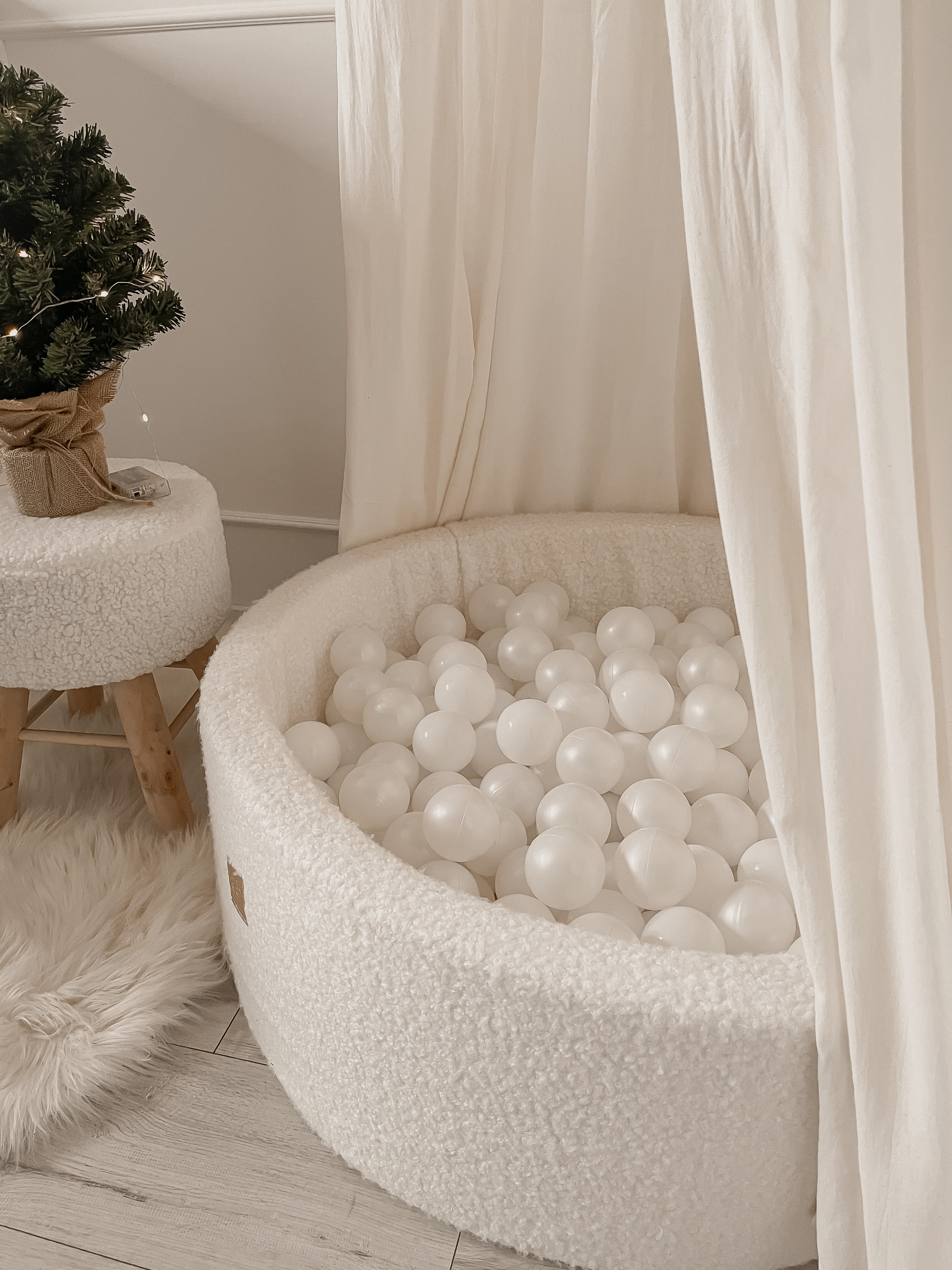 White Boucle Ball Pit | Boucle Ball Pit | White Boucle Ball Pit + Balls | MeowBaby® White Boucle Ball Pit + Balls |