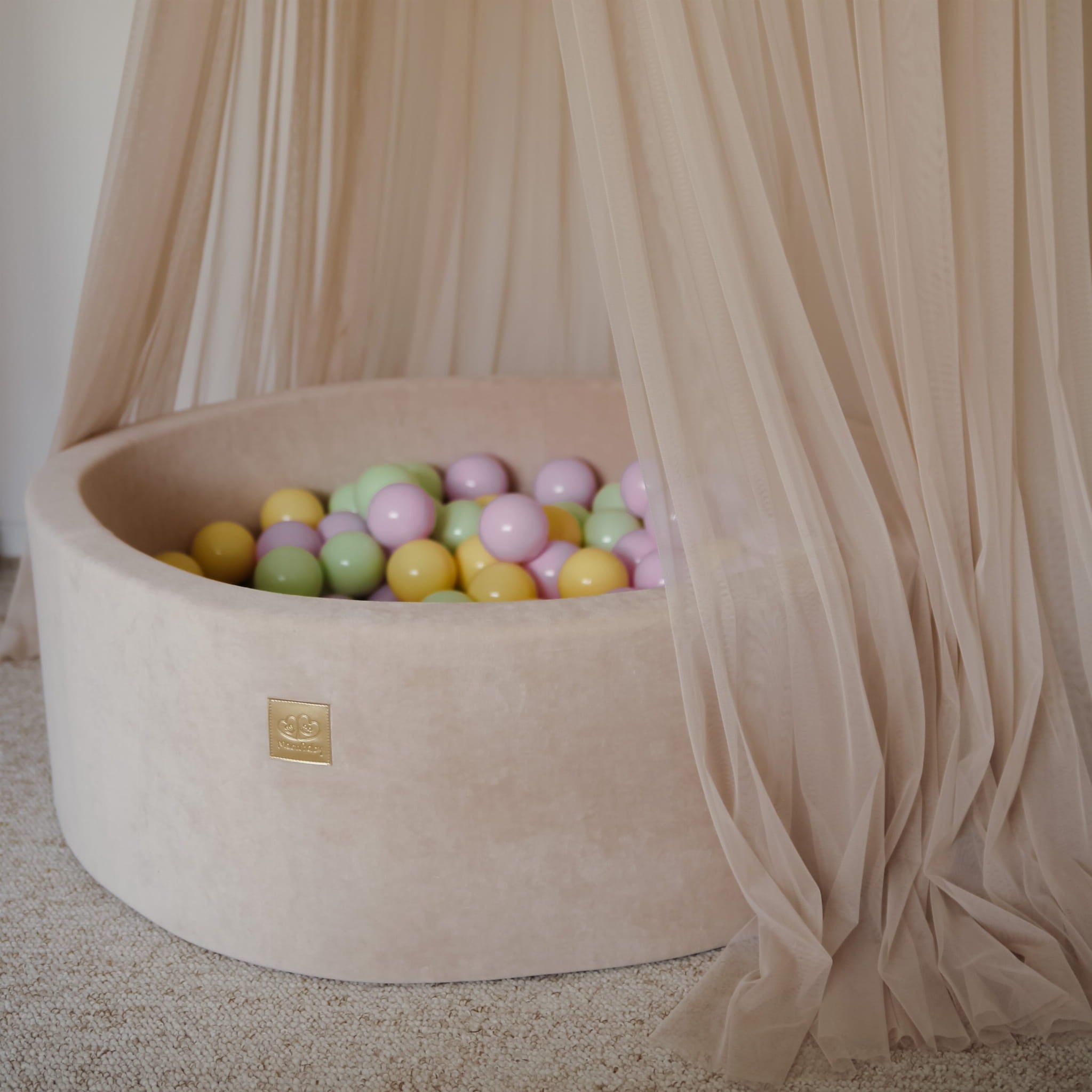 ecru/cream ball pit | ecru ball pit | ecru/cream ball pit with balls | MeowBaby Ecru velvet ball pit |