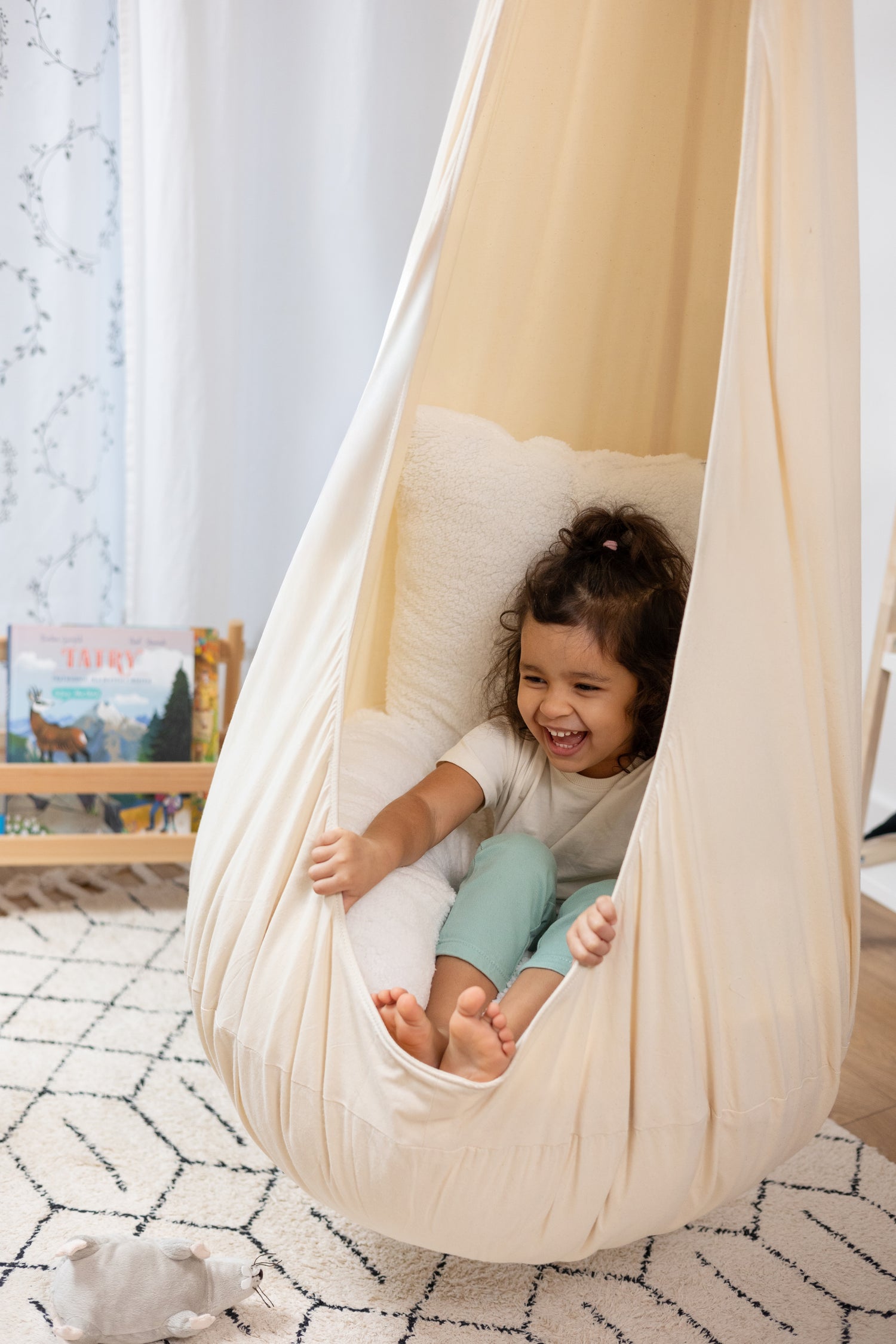 Large Kids Cocoon Swing - Boucle Hut