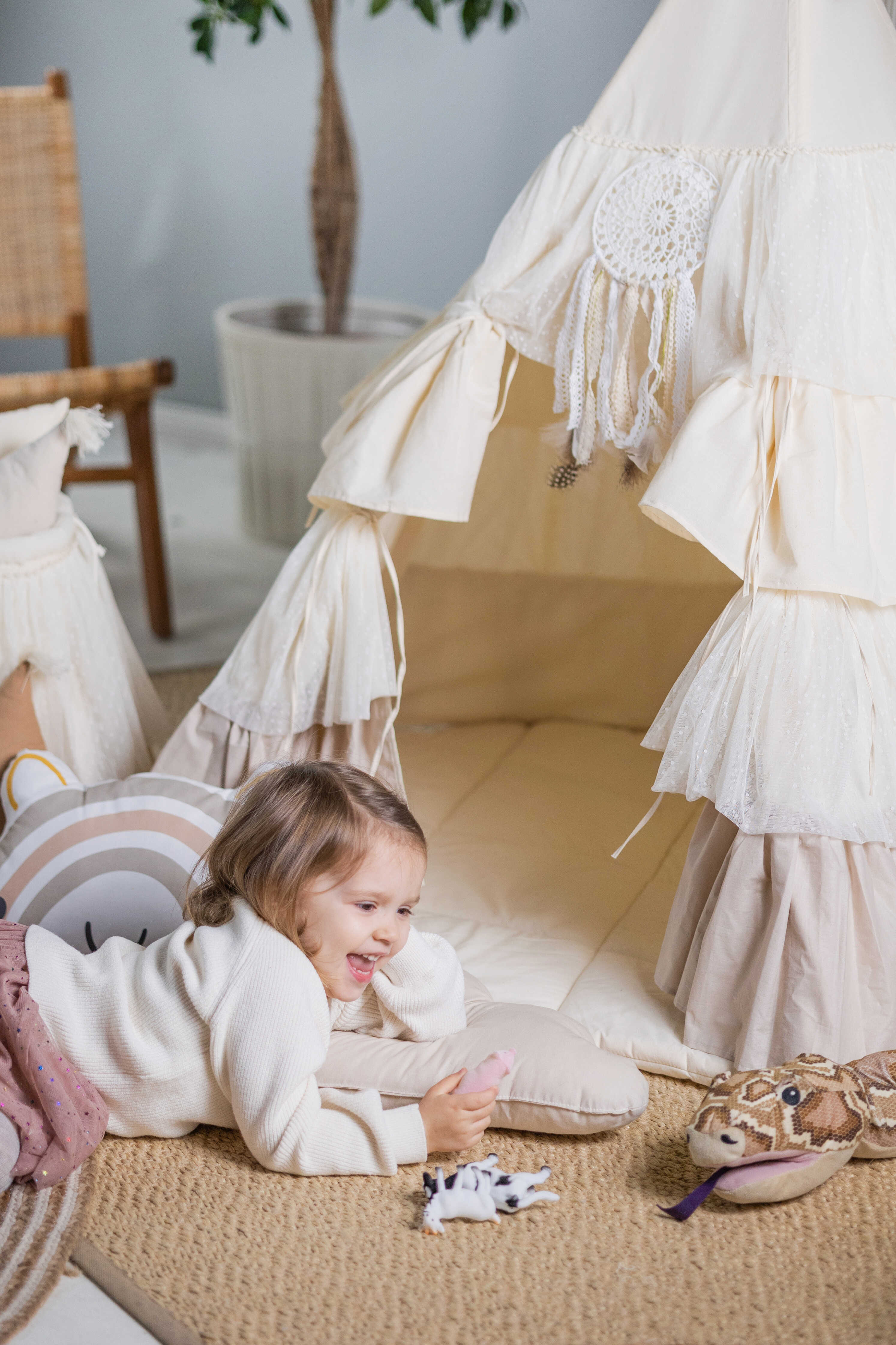 Kids Tipi Tent - Creamy Frills