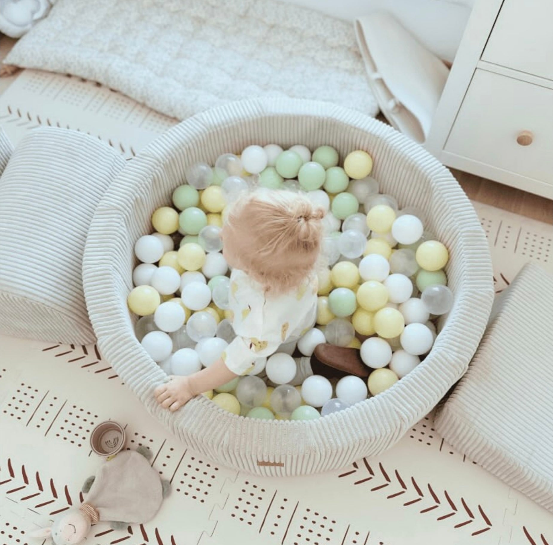 ecru/cream corduroy ball pit | MeowBaby ecru corduroy ball pit with balls | corduroy ball pit with balls |